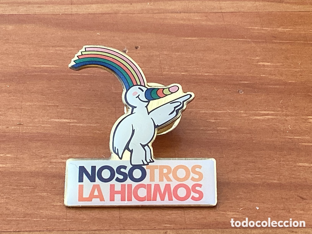 Pins de colecci&oacute;n: Par de Pins oficial Sevilla Expo 92. &ldquo; CURRO , NOSOTROS LA HICIMOS&rdquo; pin de autoridades.
