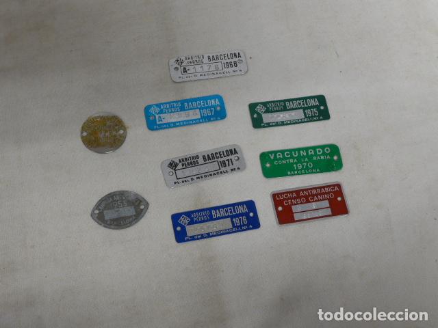 Pins de colecci&oacute;n: Lote de 9 antiguas chapa o placa de perro de vacunado antirrabica, Barcelona, variedad.