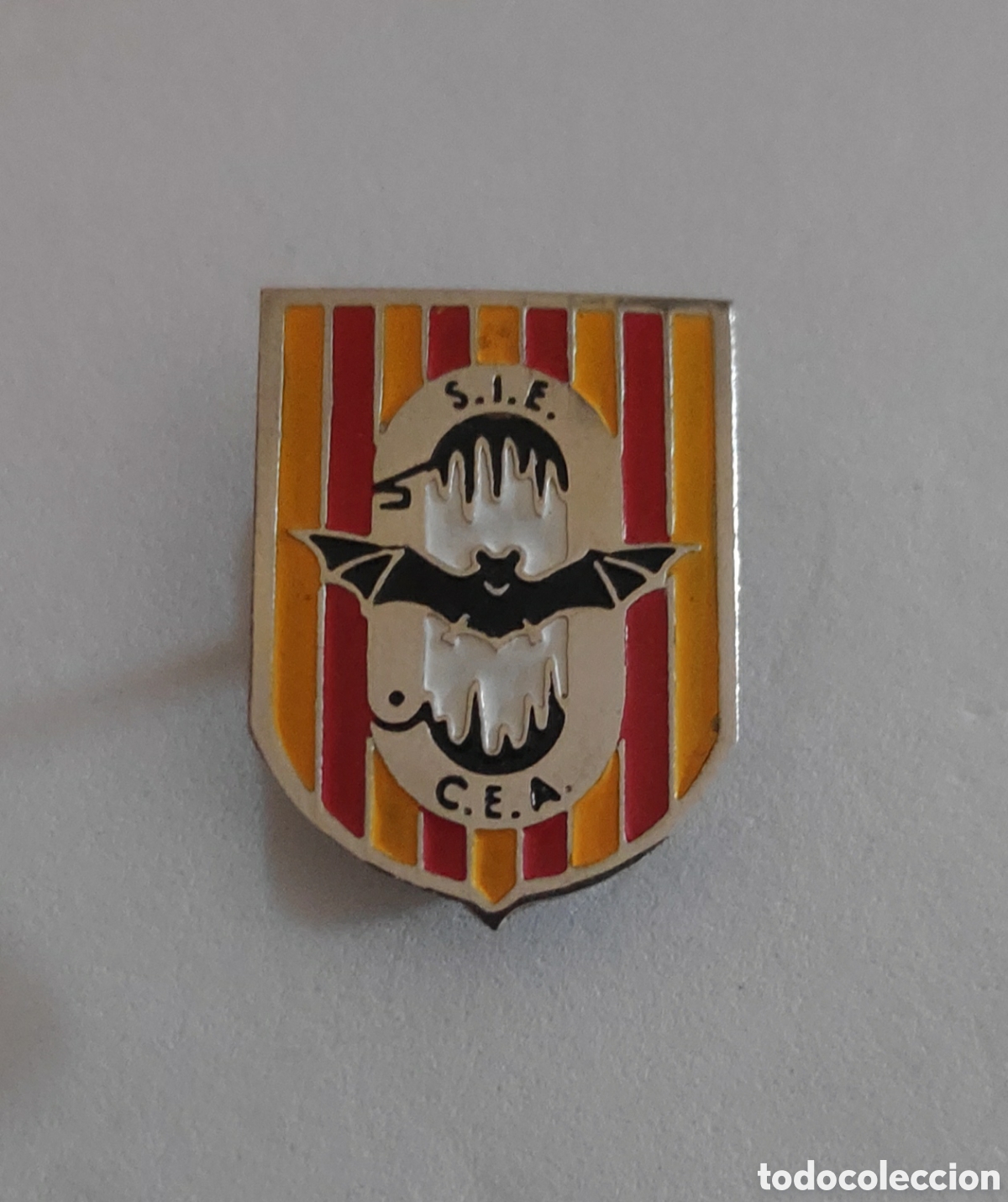 Pins de colecci&oacute;n: ANTIGUA INSIGNIA PIN S.l.E. CENTRO EXCURSIONISTA EL AGUILA ESPELEOLOGIA Centre Excursionista &Agrave;liga