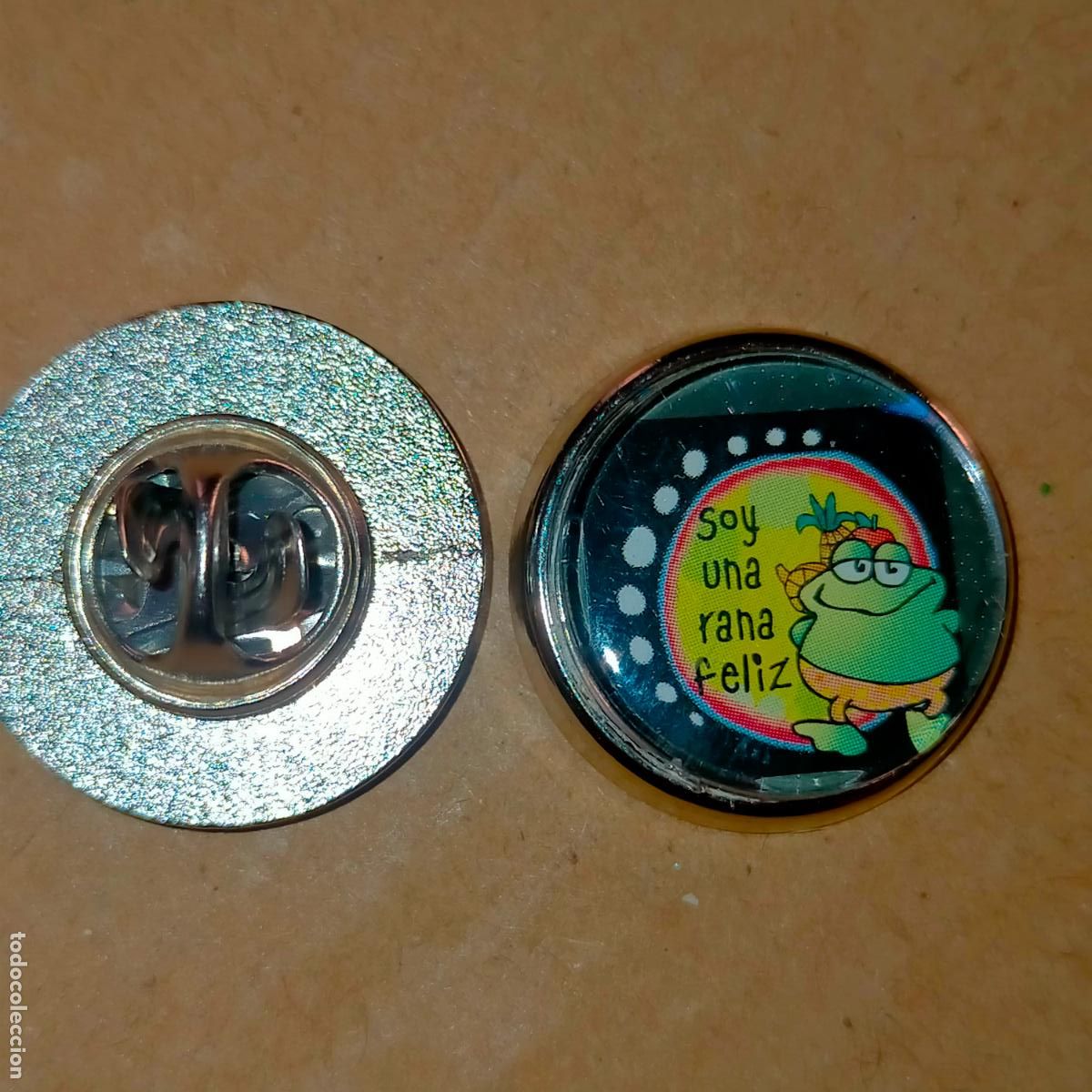 Pins de colecci&oacute;n: pin redondo metal - FRASES - SOY UNA RANA FELIZ