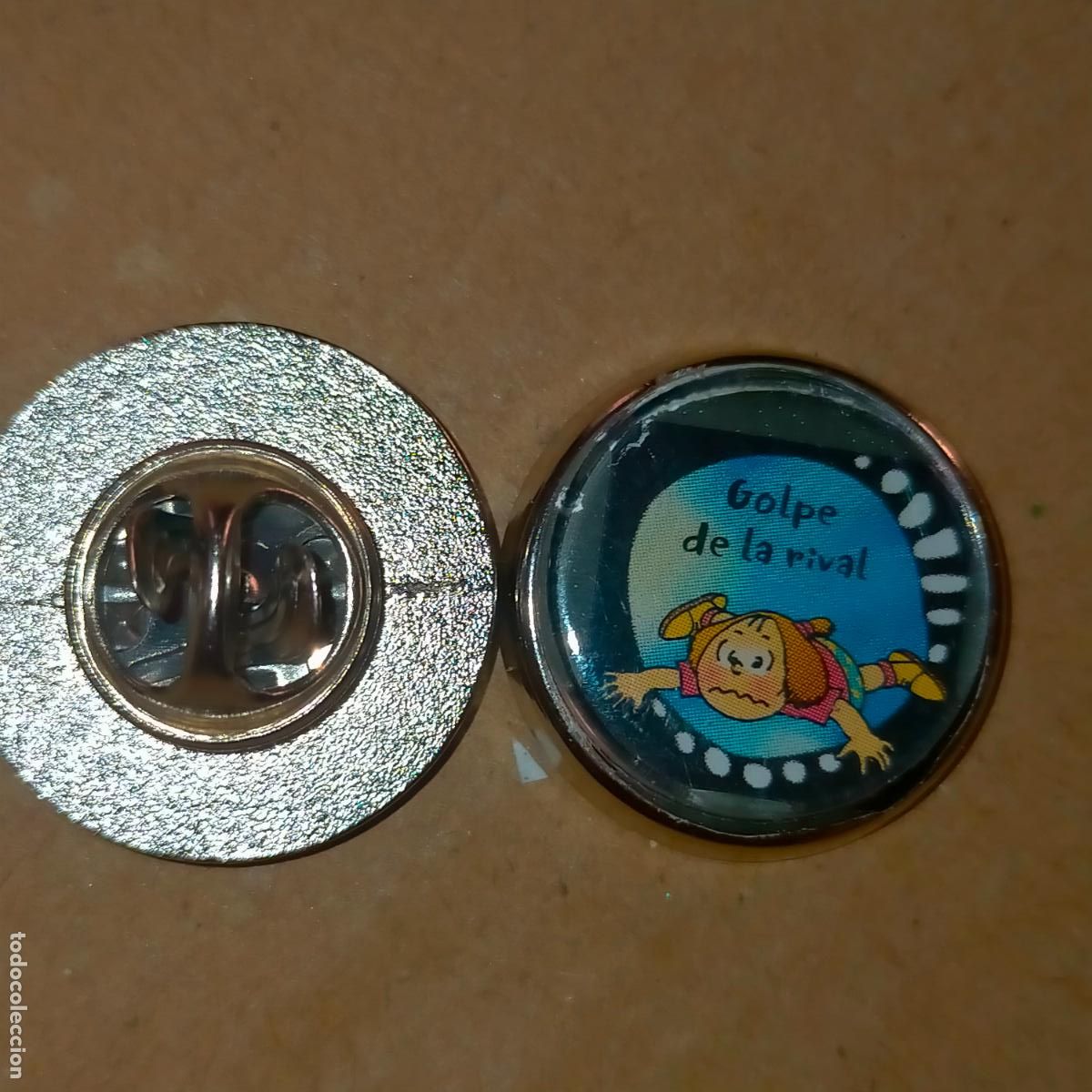 Pins de colecci&oacute;n: pin redondo metal - FRASES - GOLPE DE LA RIVAL
