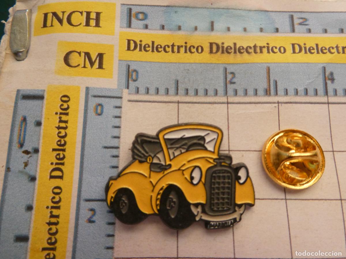 Pin's de collection: PIN DE COCHES MOTOS. COCHE ANTIGUO MATR&Iacute;CULA MARBELLA