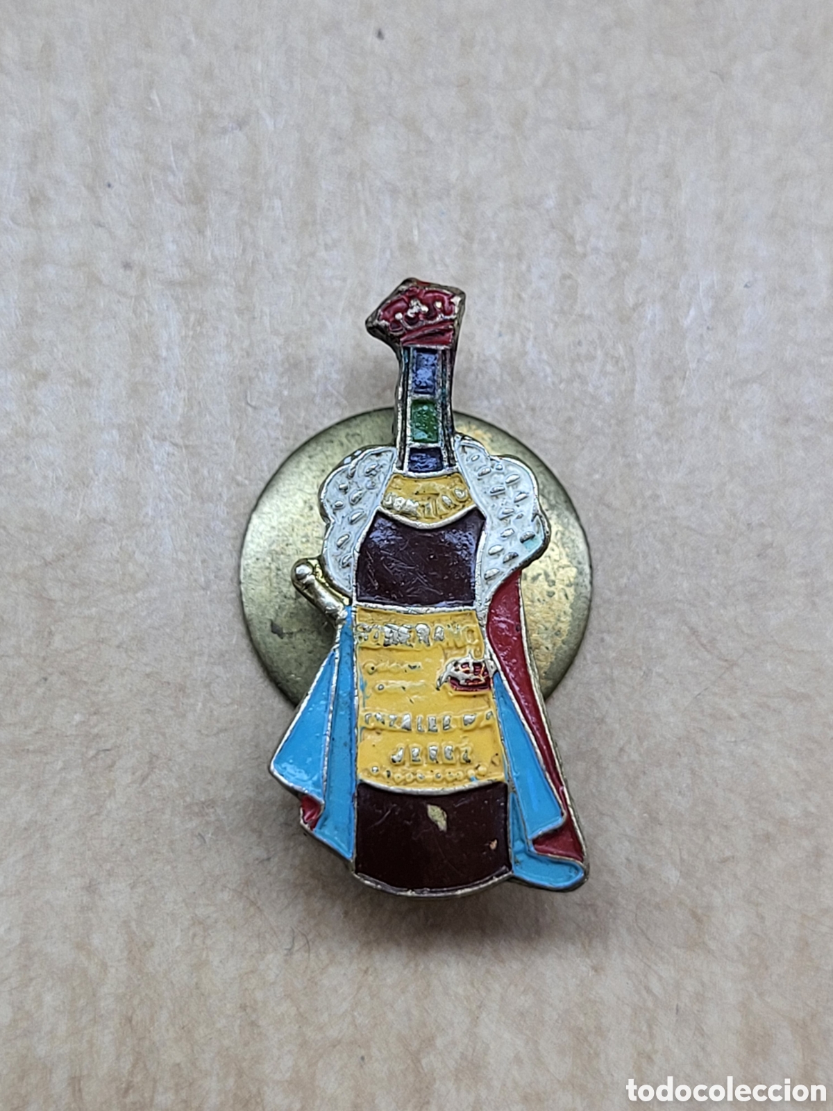 Pins de colecci&oacute;n: ANTIGUO PIN INSIGNIA DE OJAL PUBLICITARIA DE CO&Ntilde;AC BRANDY JEREZ SOBERANO GONZALEZ BYASS A&Ntilde;OS 50 / 60
