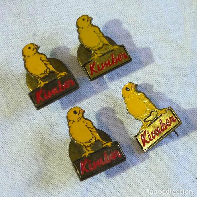 Pins de colecci&oacute;n: 4 pins met&aacute;licos Kimber piensos gallina blanca, 3 de solapa + 1 de aguja