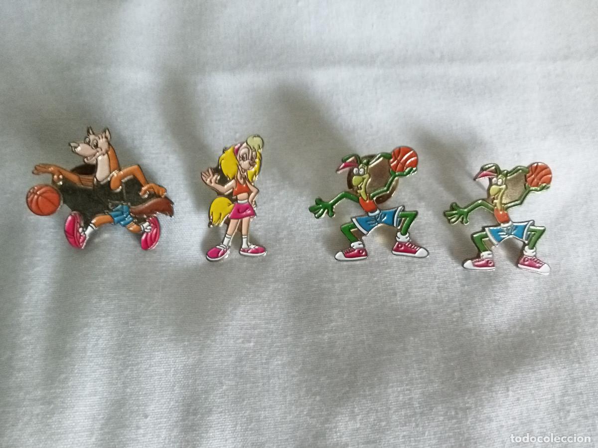 Pins de colecci&oacute;n: Lote pins Basket Fever 1992 Antoni D'Ocon RTVE