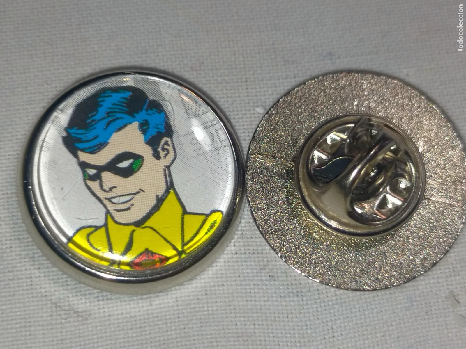 Pins de cole&ccedil;&atilde;o: PIN REDONDO METAL - malos y buenos de SUPER HEROES SUPERHEROES COMIC personaje capit&aacute;n robin