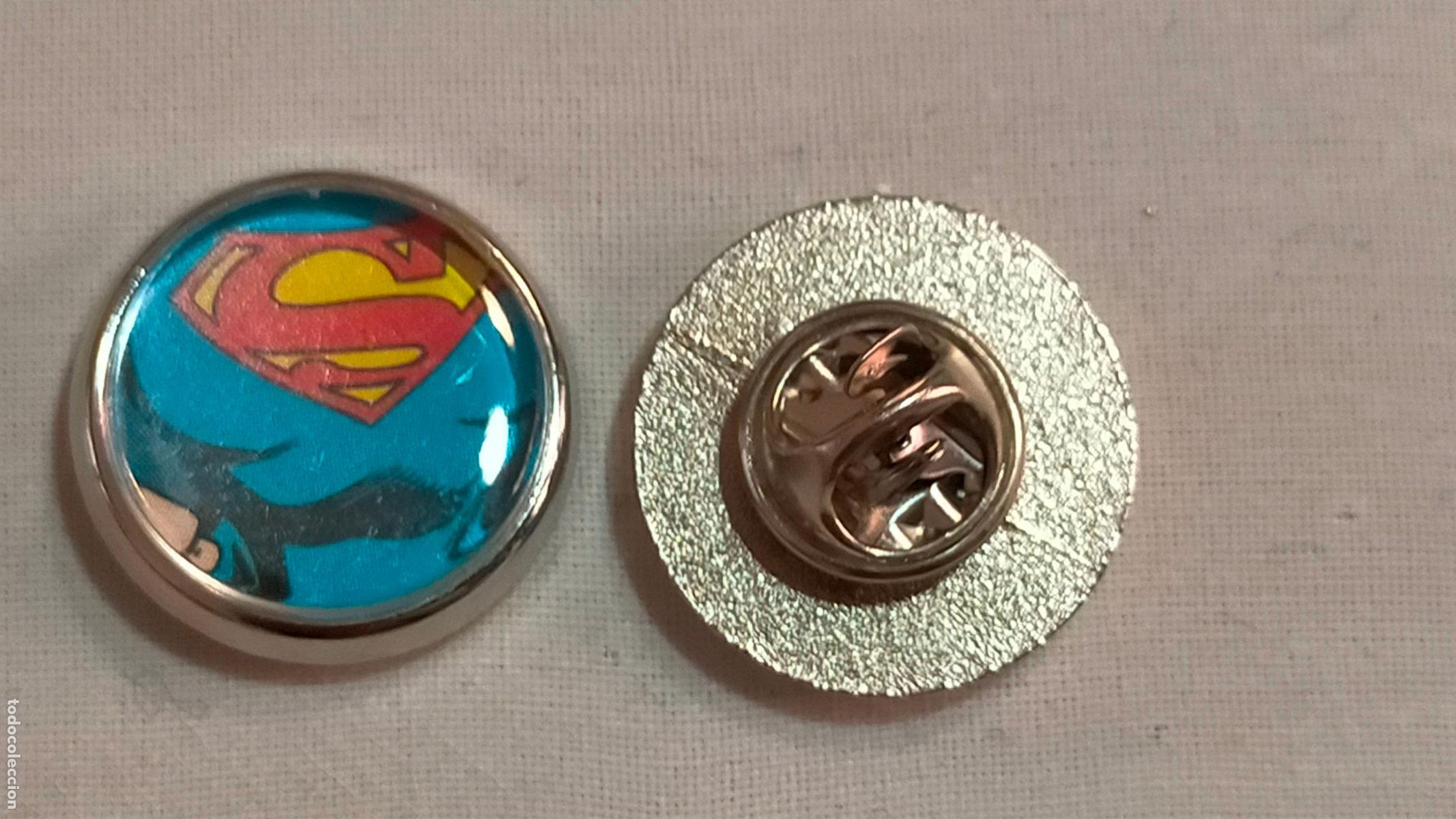Sammlung von Pins: PIN REDONDO METAL - malos y buenos de SUPER HEROES SUPERHEROES COMIC personaje ficci&oacute;n