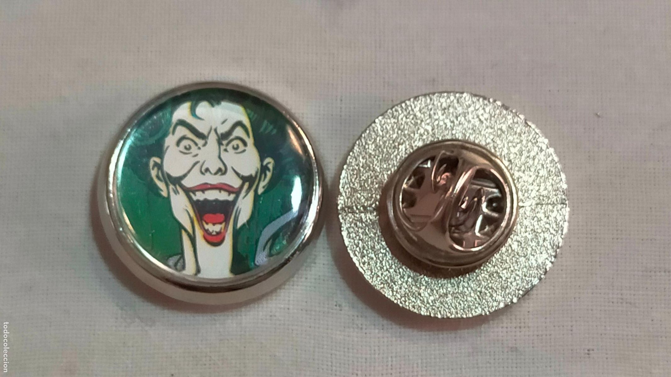 Sammlung von Pins: PIN REDONDO METAL - malos y buenos de SUPER HEROES SUPERHEROES COMIC personaje ficci&oacute;n