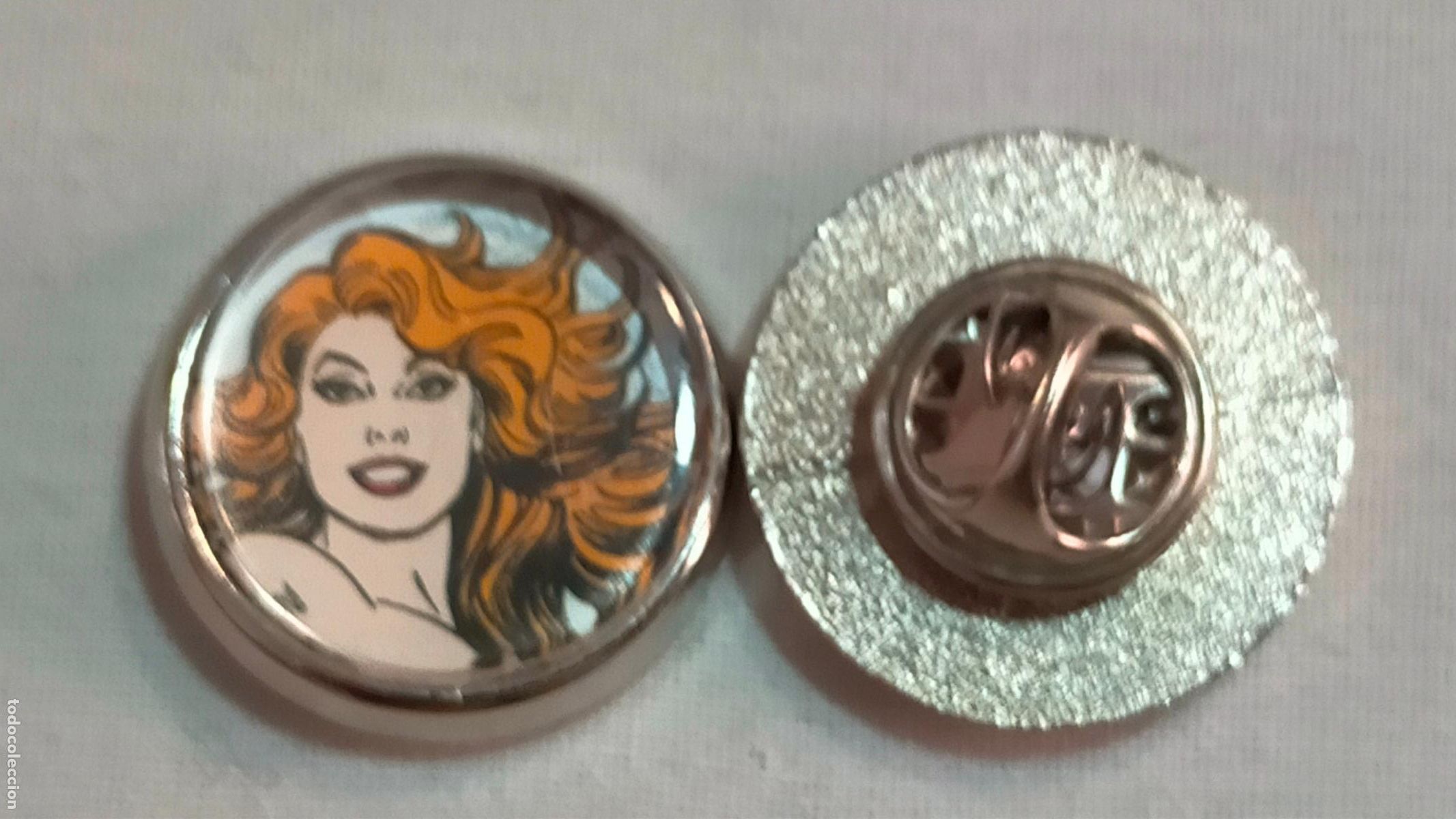 Pin's de collection: PIN REDONDO METAL - malos y buenos de SUPER HEROES SUPERHEROES COMIC personaje ficci&oacute;n