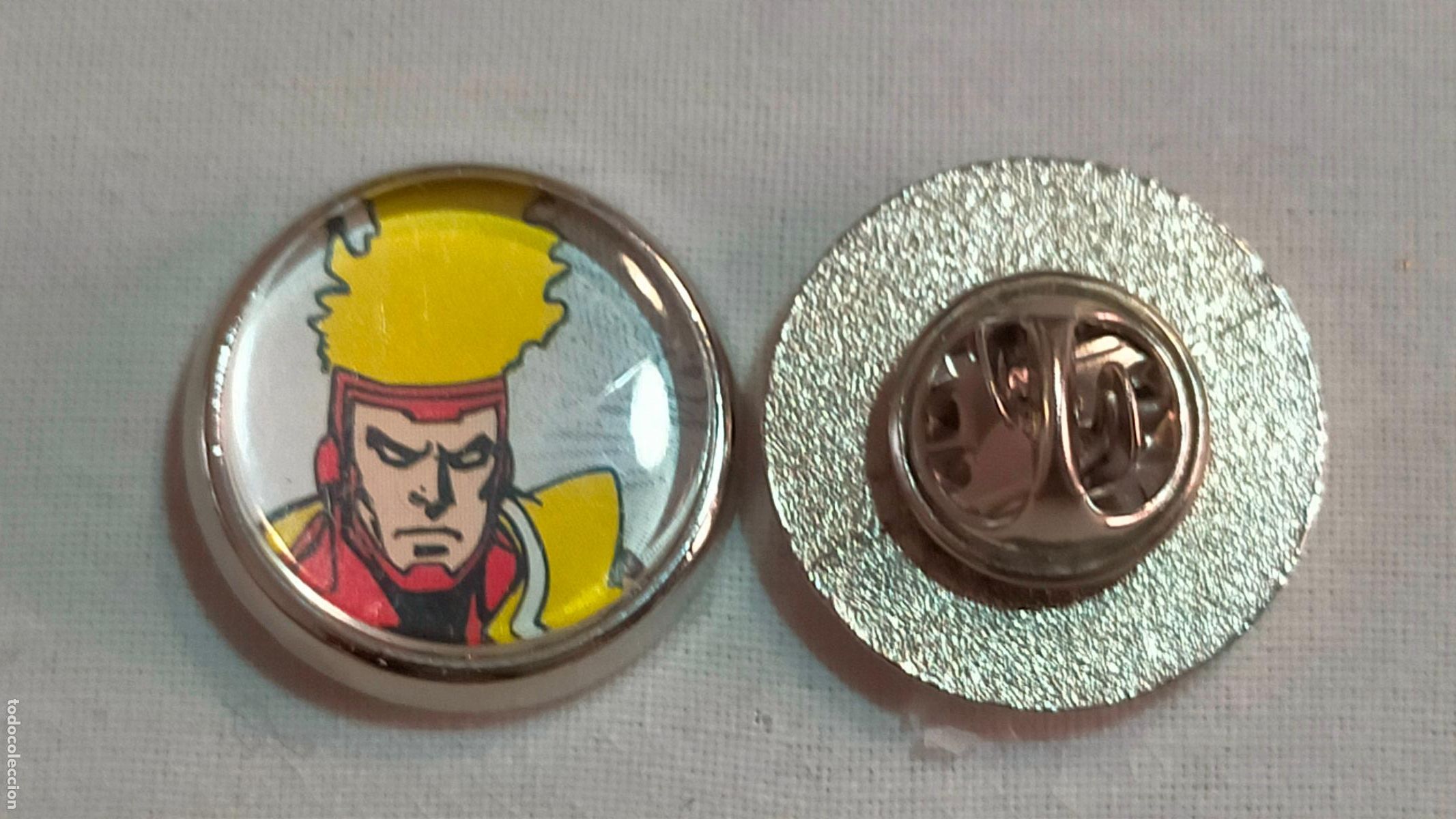 Sammlung von Pins: PIN REDONDO METAL - malos y buenos de SUPER HEROES SUPERHEROES COMIC personaje ficci&oacute;n