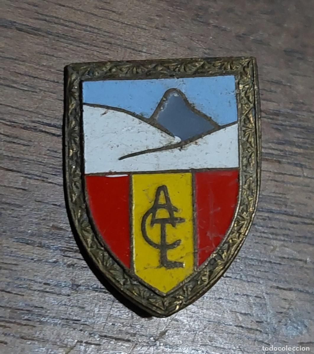 Pins de colecci&oacute;n: Emblema de monta&ntilde;ismo - Foto 1