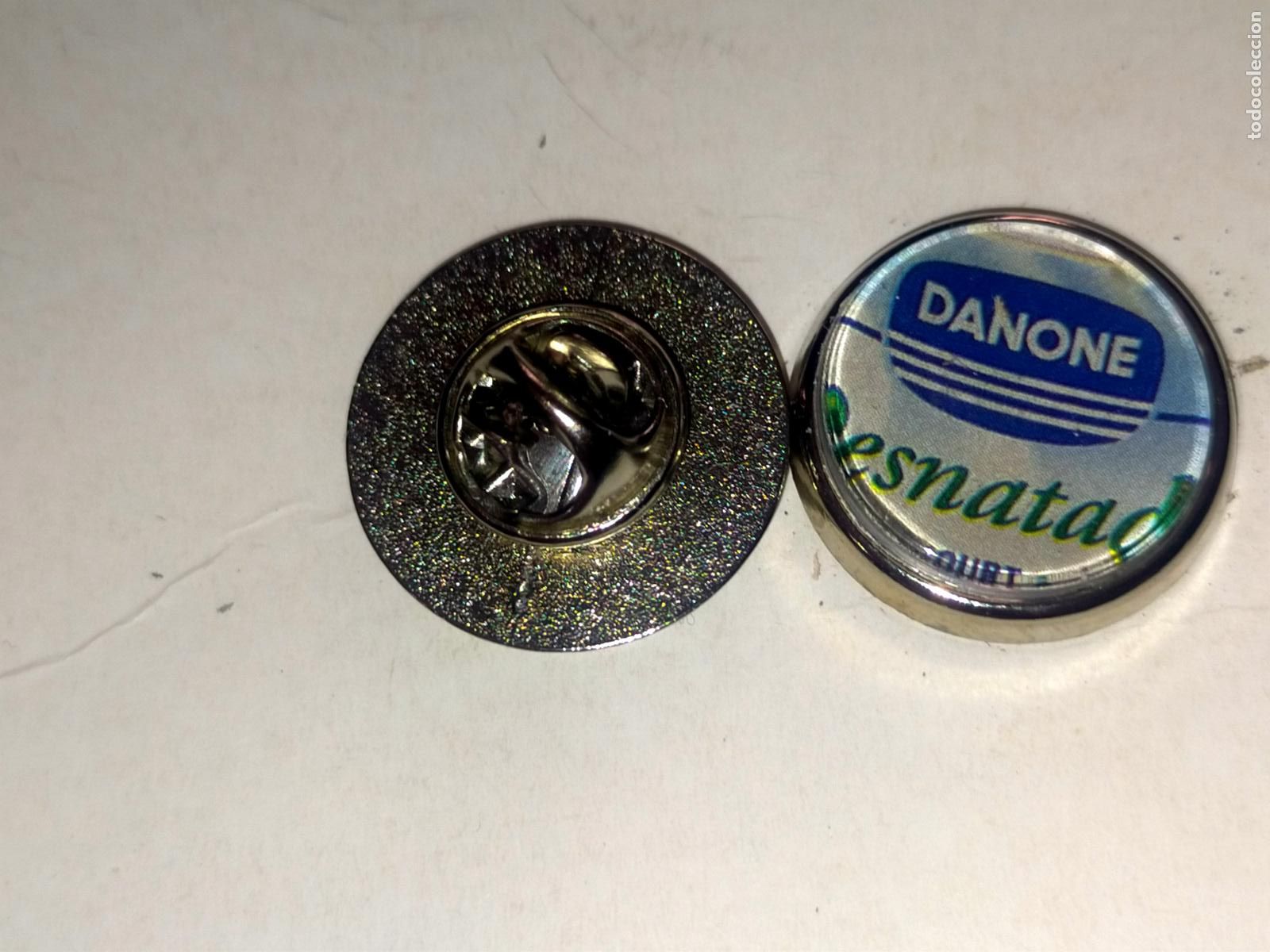 Pins de colecci&oacute;n: PIN REDONDO METAL - leche l&aacute;cteos yogur Danone