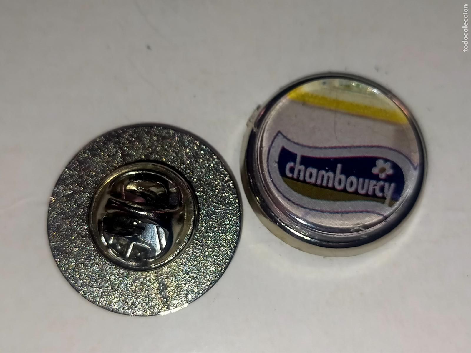 Collection pins: PIN REDONDO METAL - leche l&aacute;cteos yogures chambourcy