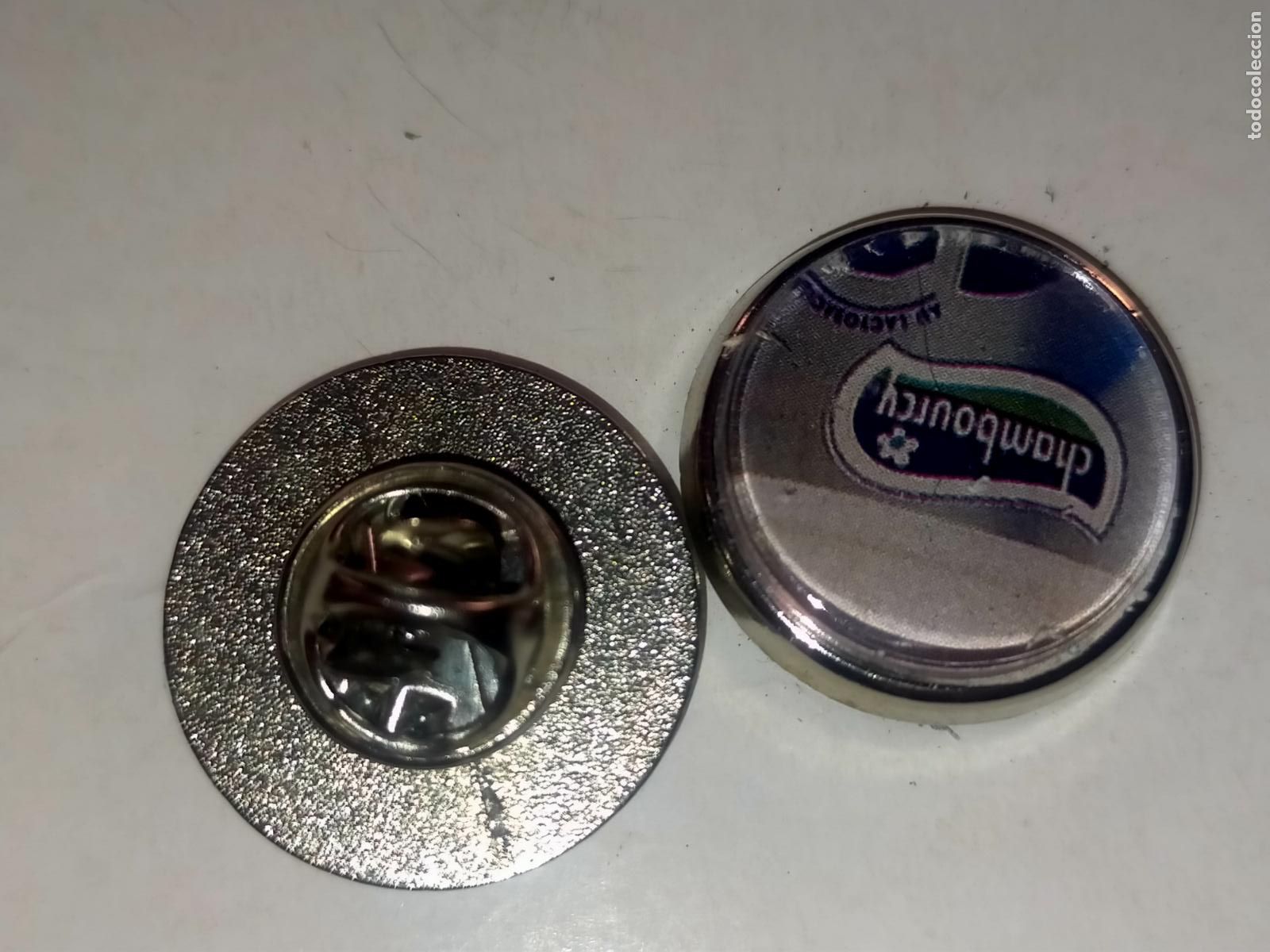 Collection pins: PIN REDONDO METAL - leche l&aacute;cteos yogures chambourcy