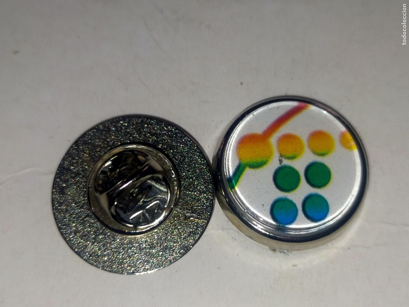 Collection pins: PIN REDONDO METAL - telef&oacute;nica