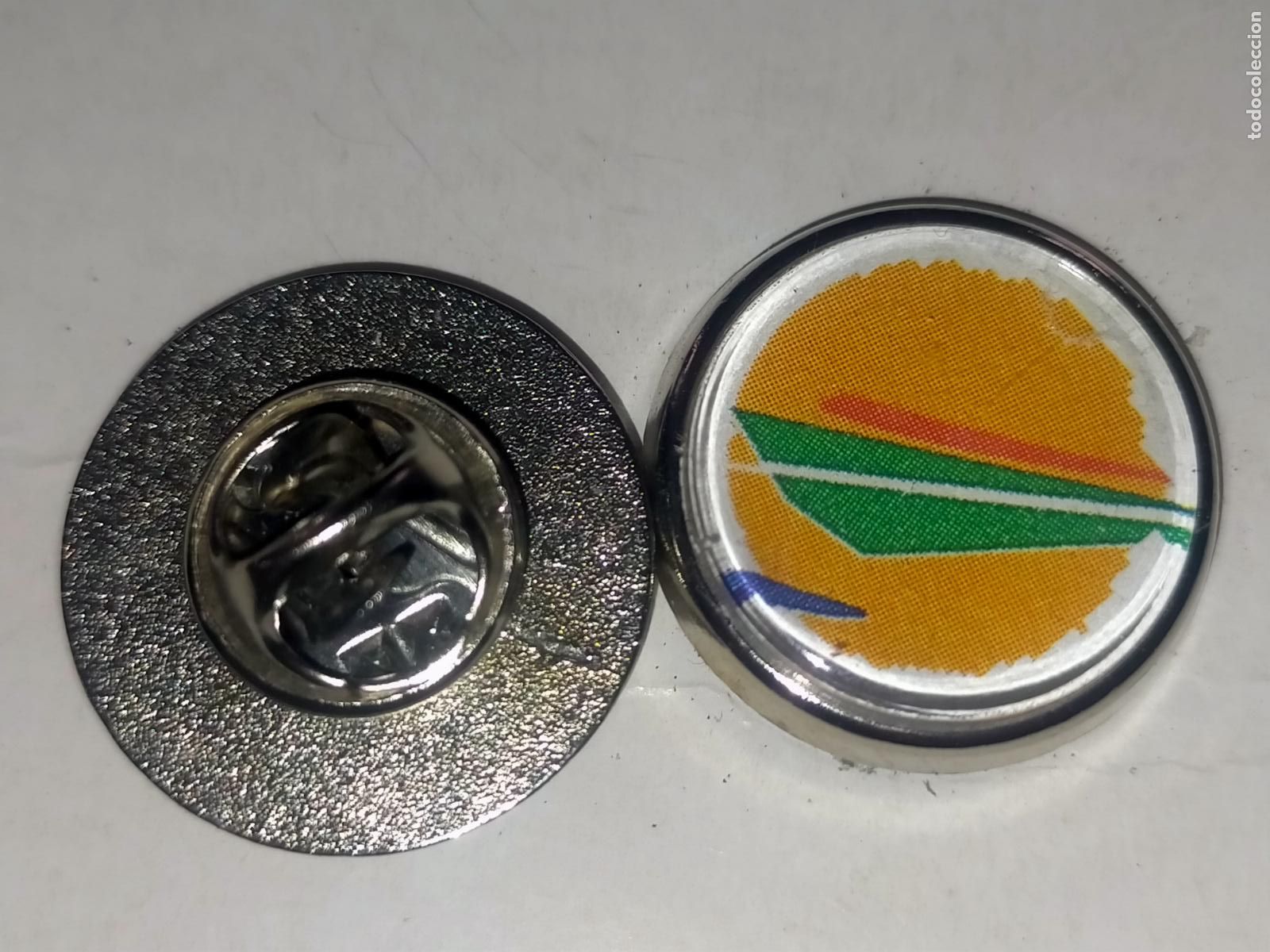 Collection pins: PIN REDONDO METAL - TV canal sur