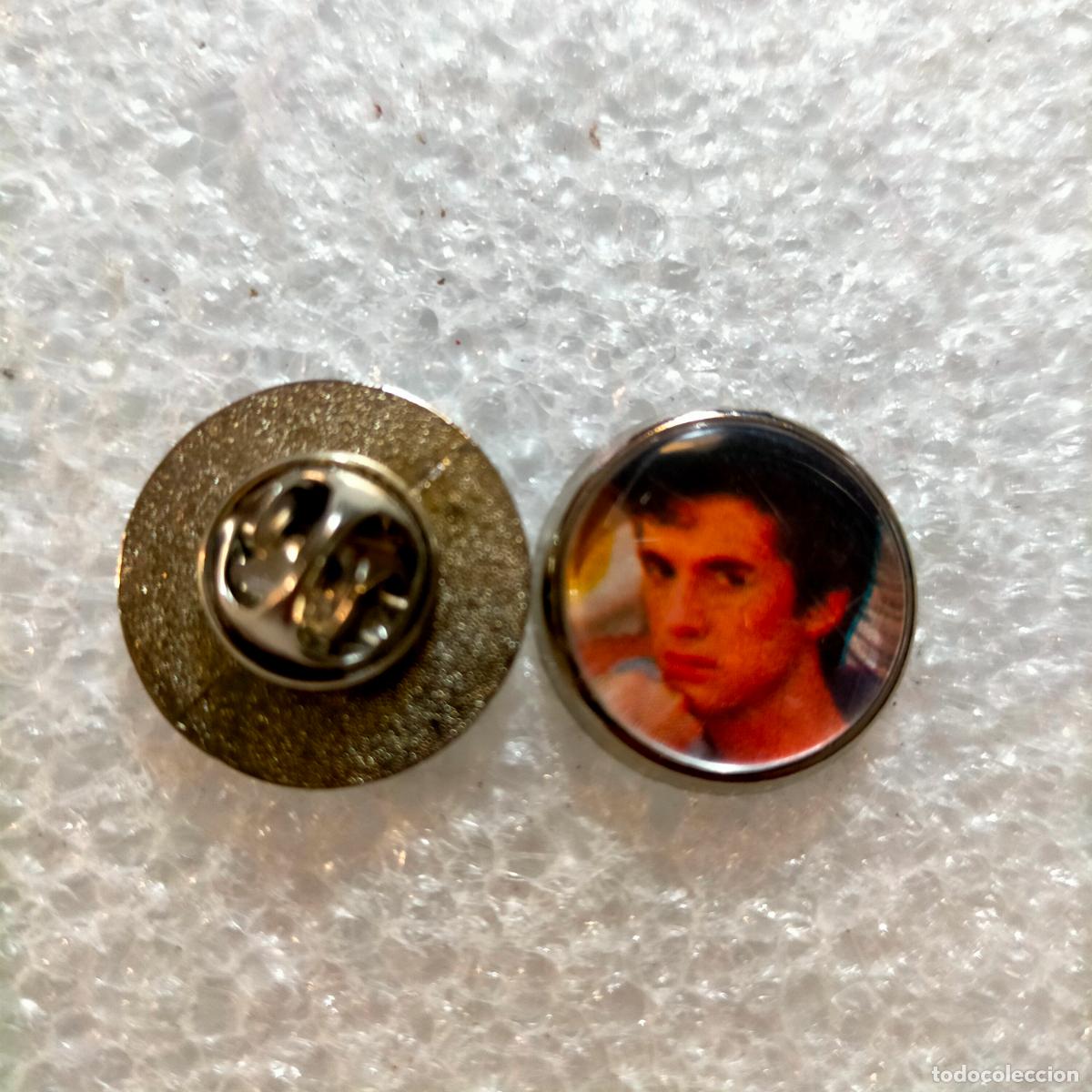 Pins de colecci&oacute;n: pin redondo metal - grupo musical componente Mecano
