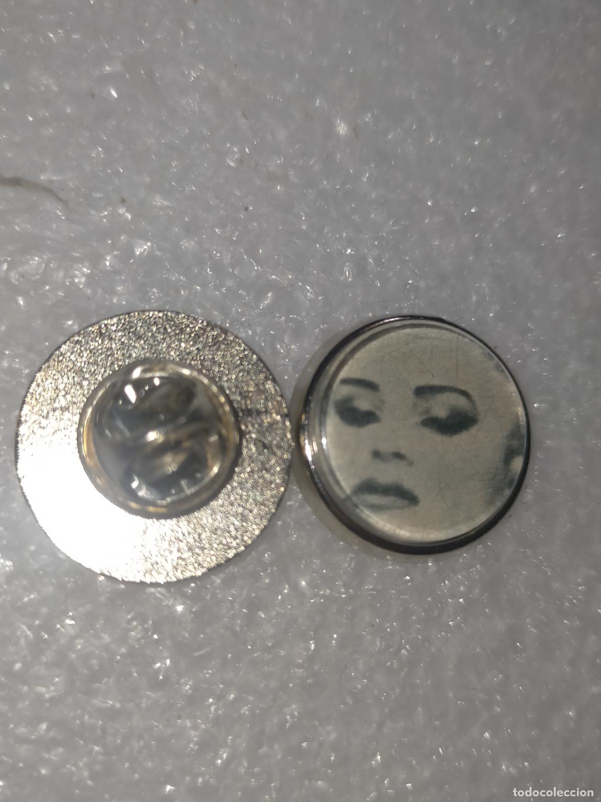 Collection pins: pin redondo metal - Alaska Olvido Gara