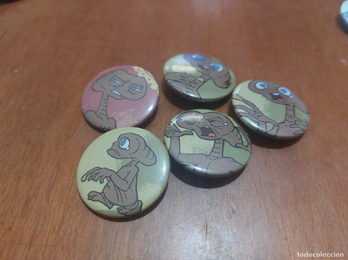 Pin's de collection: E.T. EL EXTRATERRESTRE. COMIC. 5 CHAPA. PIN. 0,31 MM. MET&Aacute;LICA POR DETR&Aacute;S. SIN USO. DIFICIL