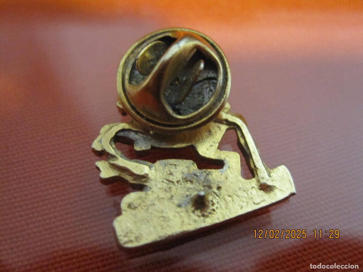 Pins de colecci&oacute;n: ANTIGUA INSIGNIA PINS - Foto 2