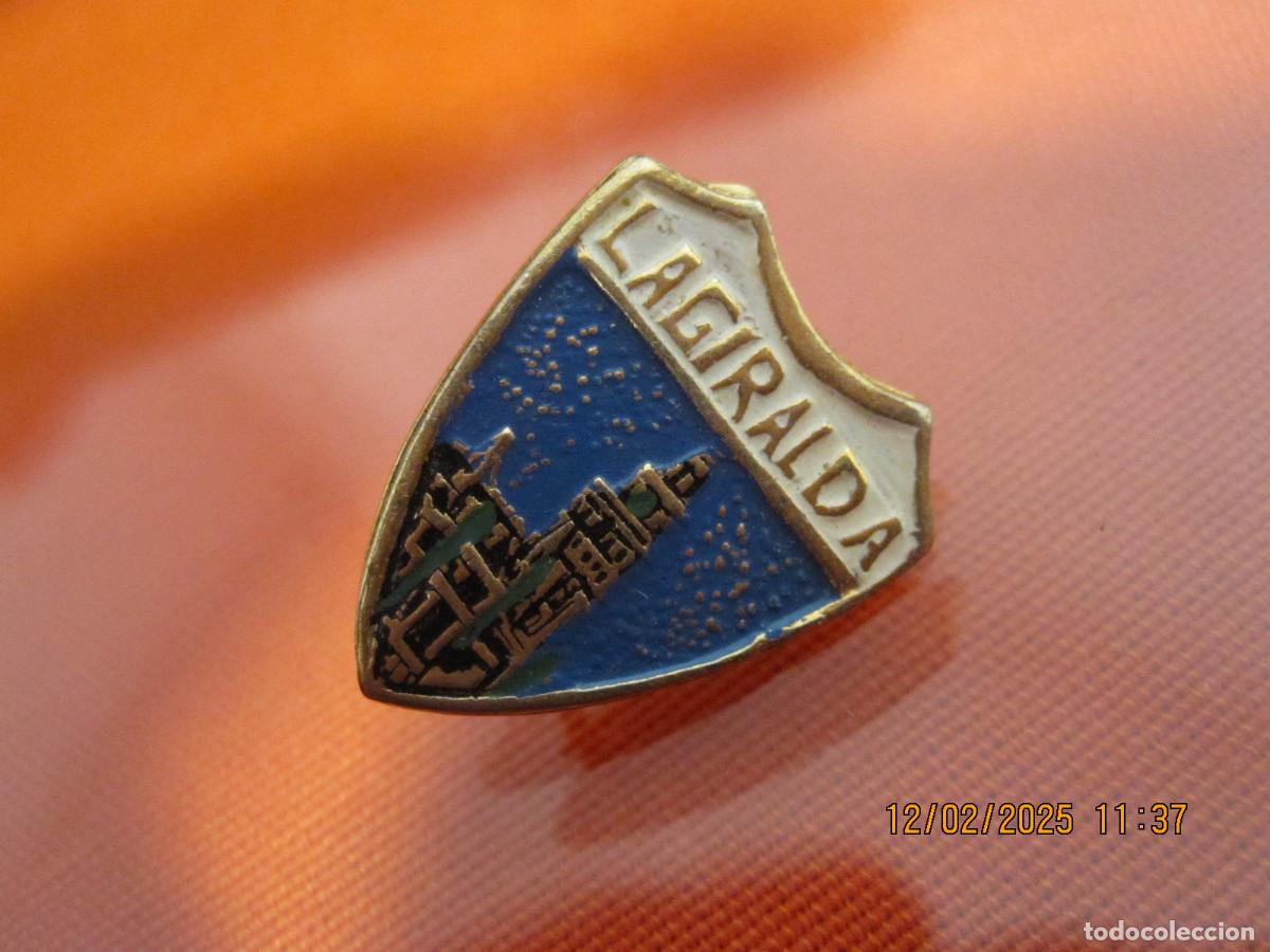 Pins e Spille di collezione: ANTIGUA INSIGNIA PINS DE AGUJA LA GIRALDA