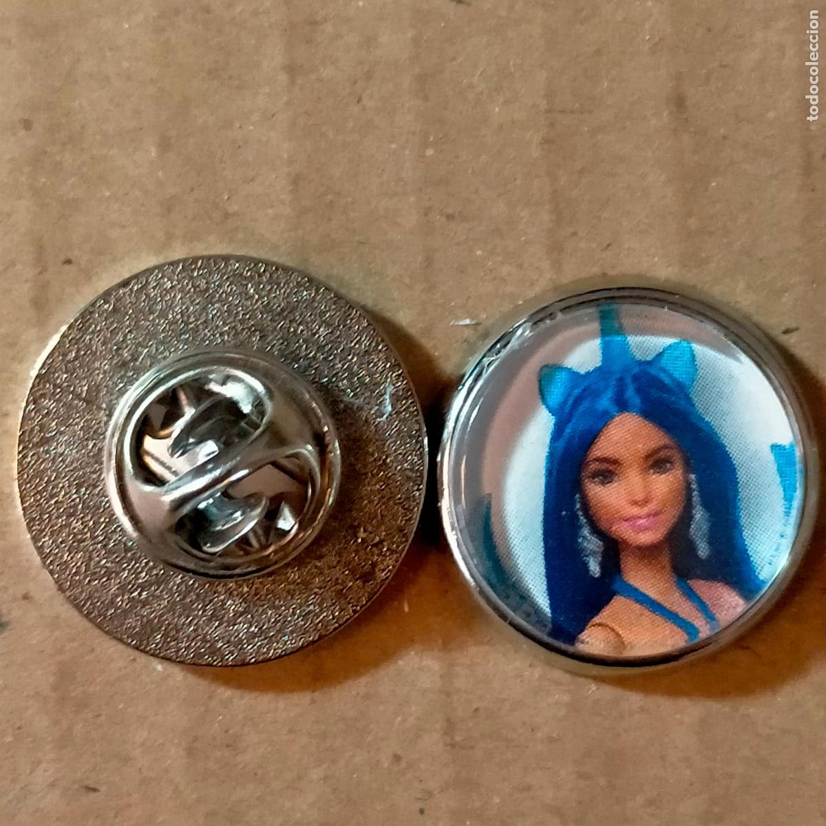 Pins de colecci&oacute;n: PIN REDONDO METAL - juguetes mu&ntilde;ecas Barbie o Ken