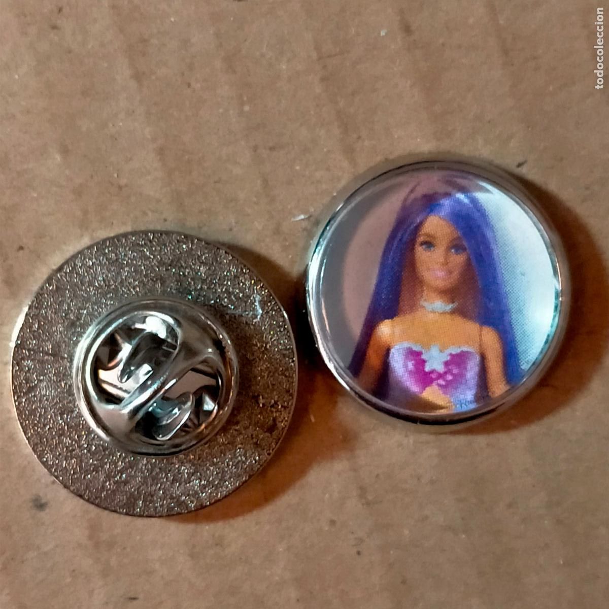 Pins de colecci&oacute;n: PIN REDONDO METAL - juguetes mu&ntilde;ecas Barbie o Ken