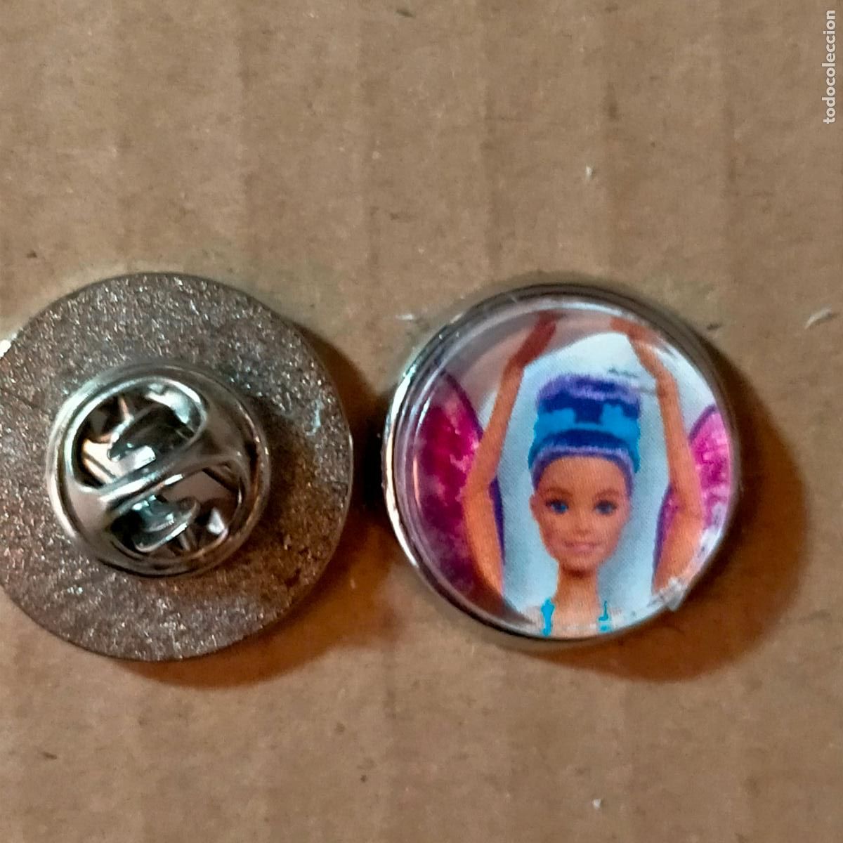 Pins de colecci&oacute;n: PIN REDONDO METAL - juguetes mu&ntilde;ecas Barbie o Ken