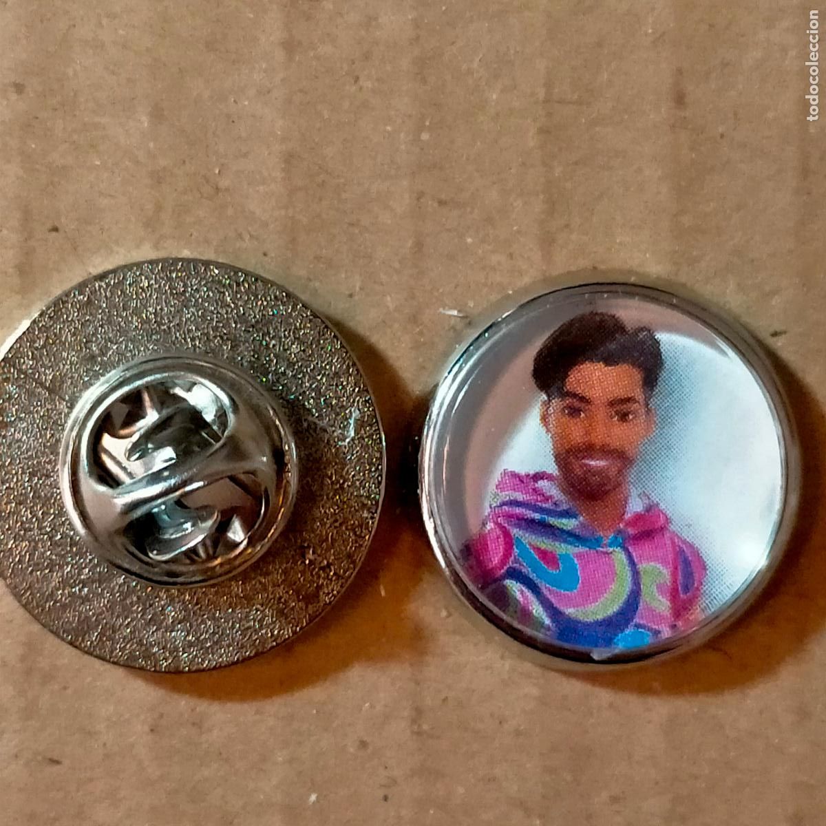 Pins de colecci&oacute;n: PIN REDONDO METAL - juguetes mu&ntilde;ecas Barbie o Ken