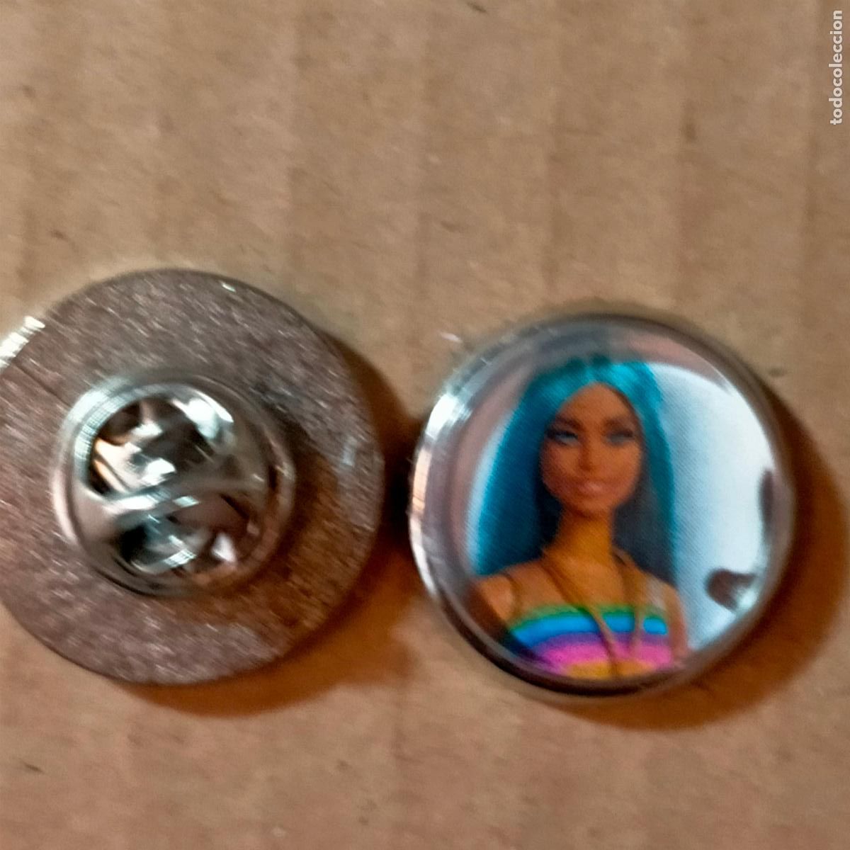 Pins de colecci&oacute;n: PIN REDONDO METAL - juguetes mu&ntilde;ecas Barbie o Ken