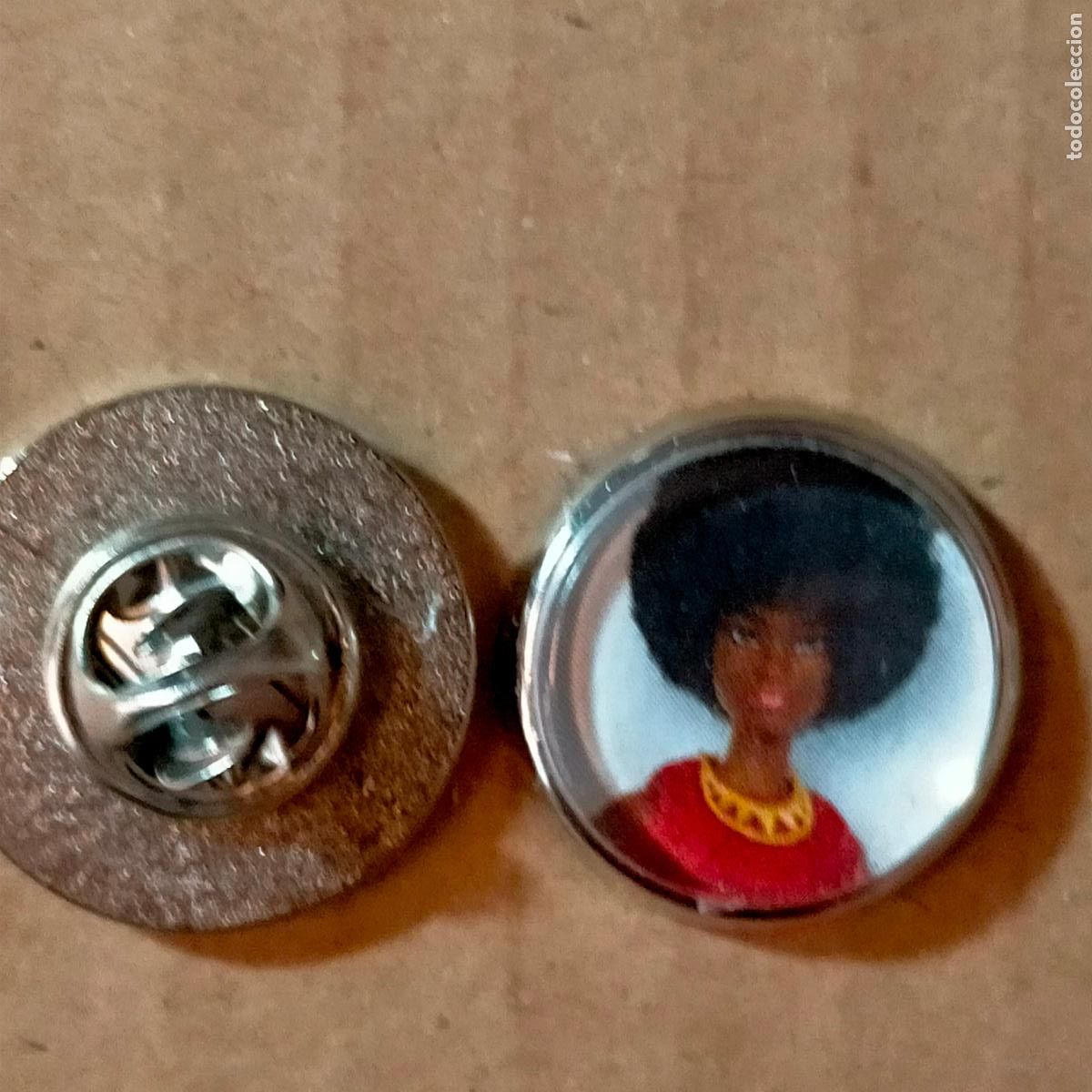 Pins de colecci&oacute;n: PIN REDONDO METAL - juguetes mu&ntilde;ecas Barbie o Ken