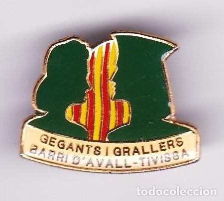 Collection pins: Antiguo pin's de los Gigantes de Tivisa barrio D'Avall