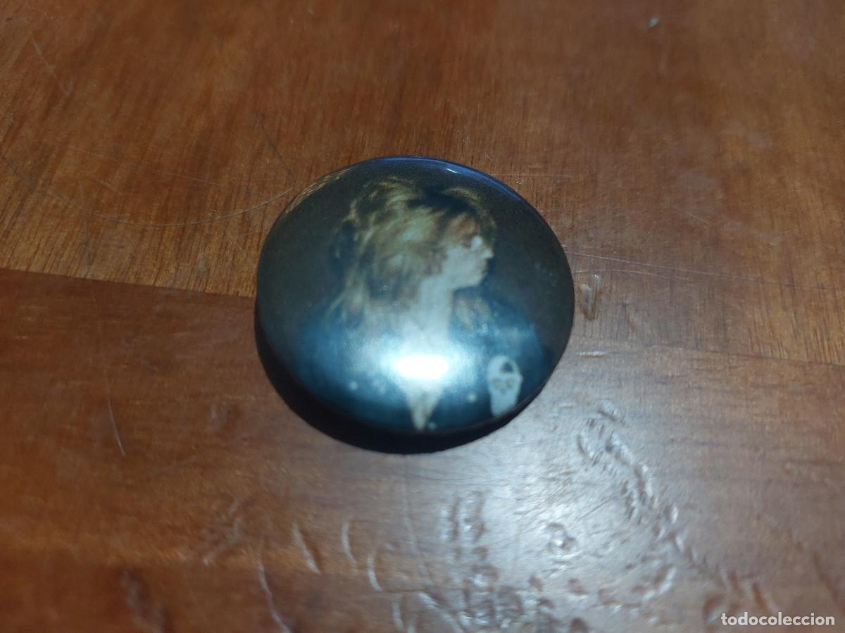 Pins de colecci&oacute;n: AXL ROSE. M&Uacute;SICA. CHAPA PIN. 0,31 MM MET&Aacute;LICA POR DETR&Aacute;S. SIN USO. DIFICIL