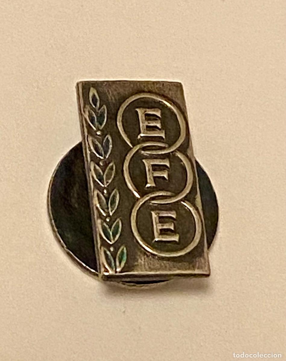 Pins de colecci&oacute;n: ANTIGUA INSIGNIA SOLAPA EFE - Foto 2