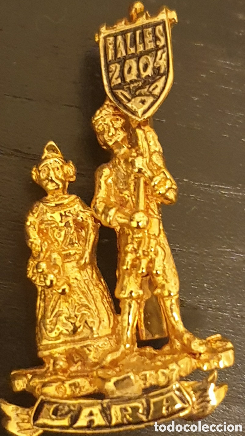 Pins de colecci&oacute;n: PIN INSIGNIA FALLAS 2004 - Foto 1
