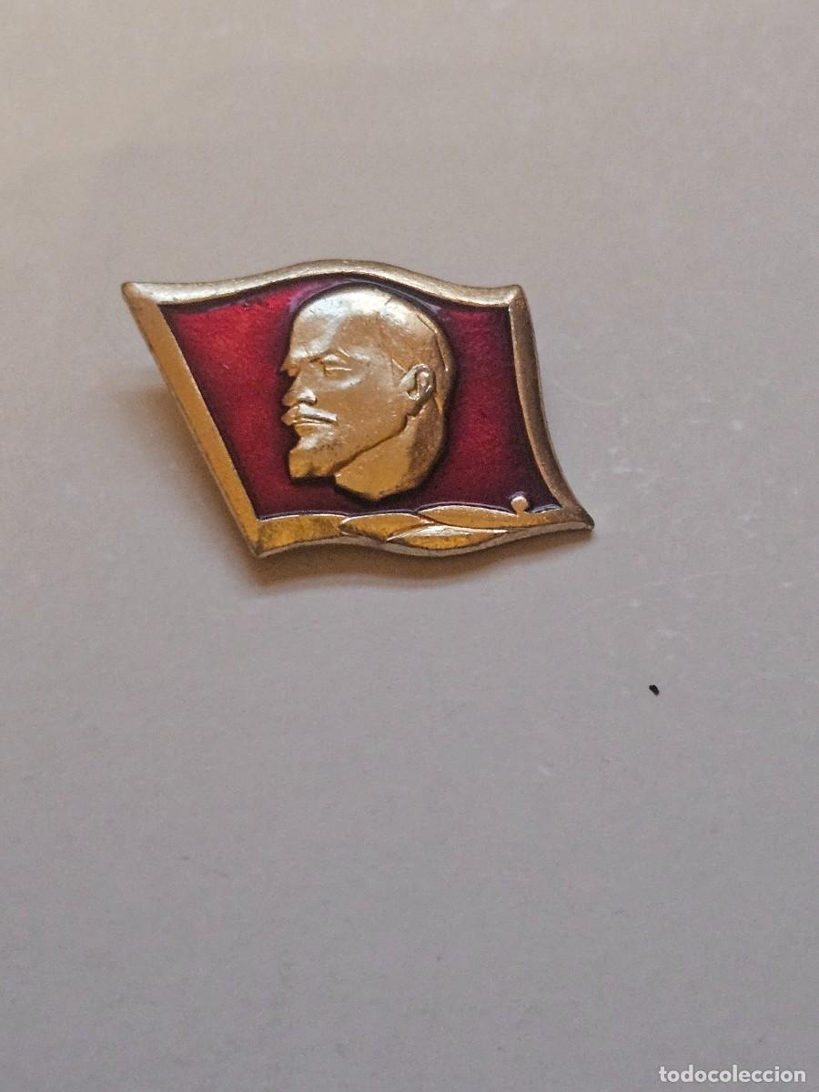 Pins de colecci&oacute;n: Pin - LENIN - marco bandera roja con bordes dorados - efigie dorada - aguja imperdible