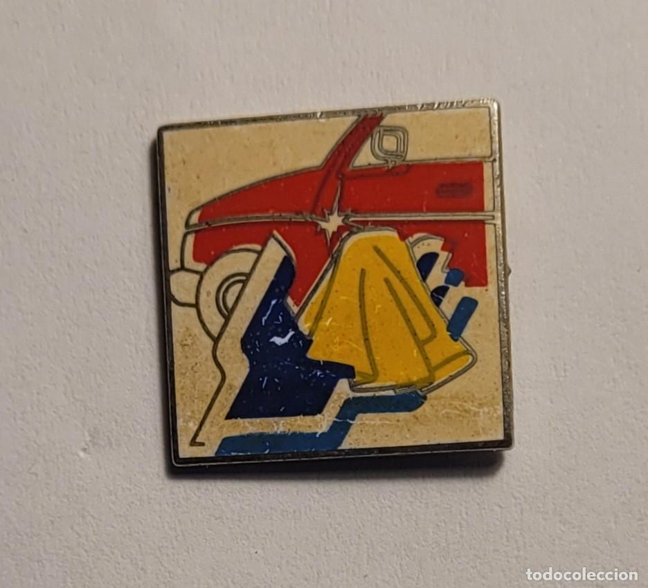 Pins de colecci&oacute;n: Pin coche lavado a mano - Foto 1