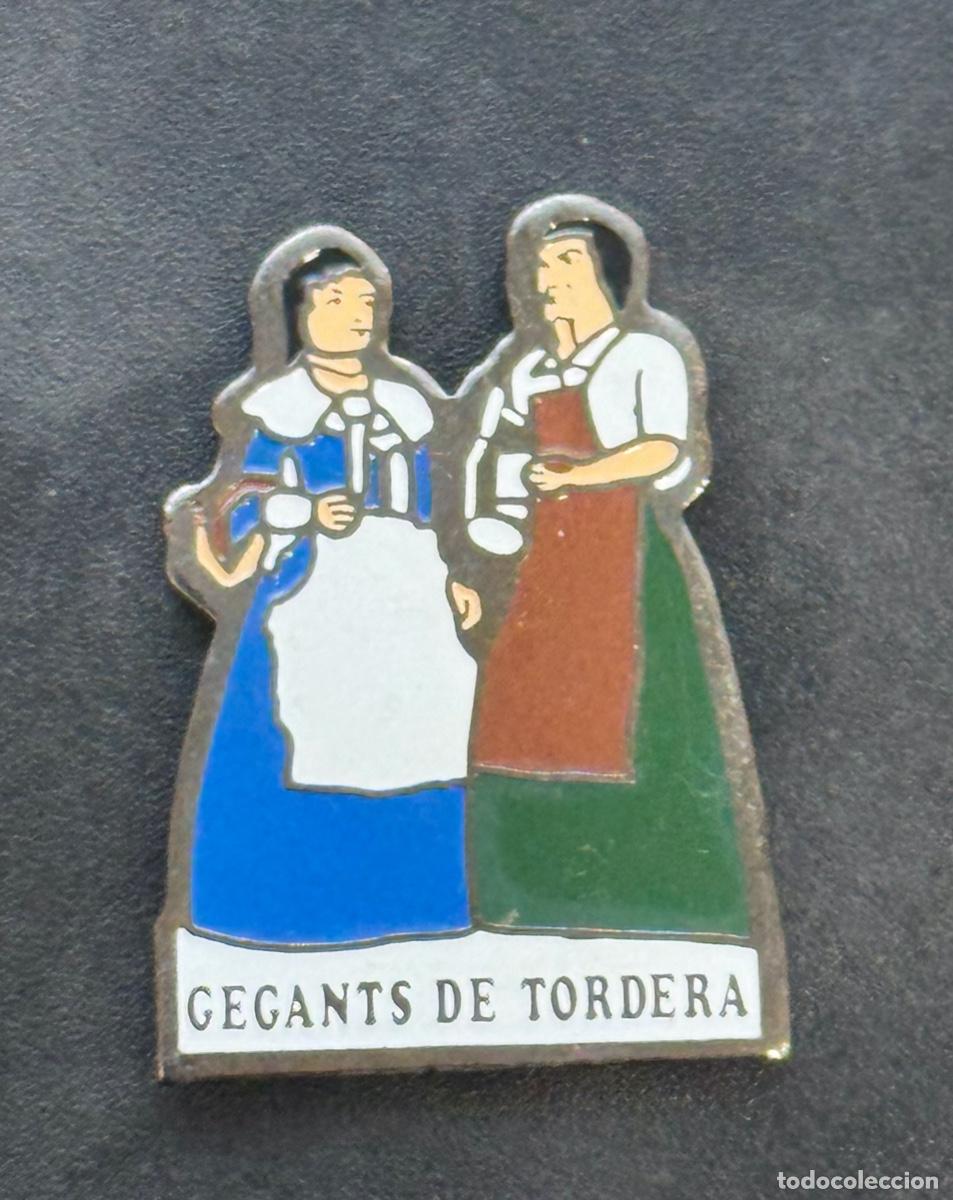 Pins de colecci&oacute;n: ANTIGUO PIN GEGANTS (Gigantes) TORDERA (EL MARESME) BARCELONA