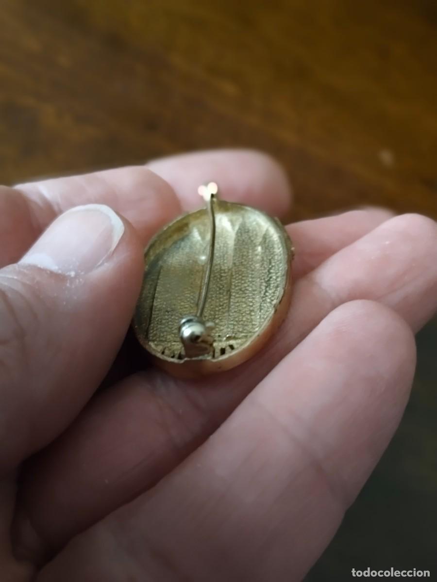 Pins de colecci&oacute;n: Insignia de alfiler VIP 99. - Foto 3