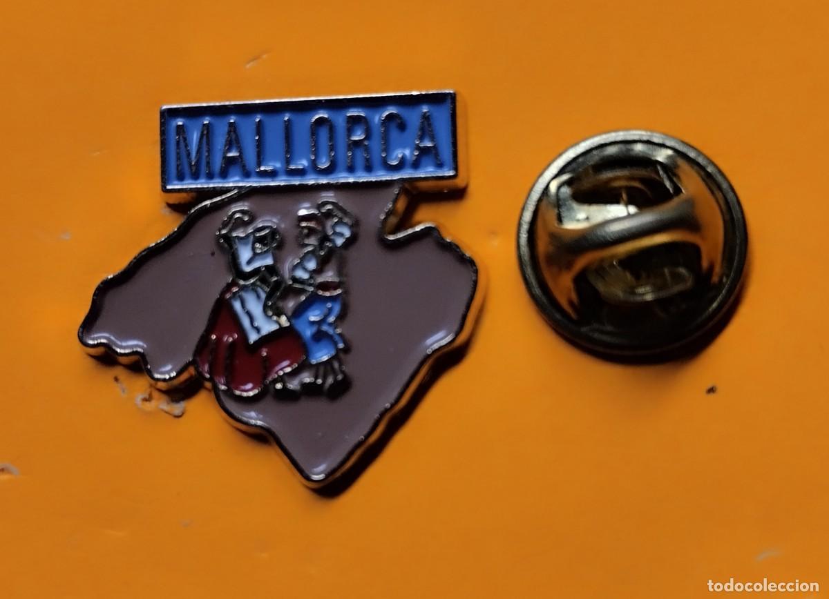 Pins de colecci&oacute;n: PIN - TURISMO - MALLORCA - MAPA Y TRAJES REGIONALES . #V25