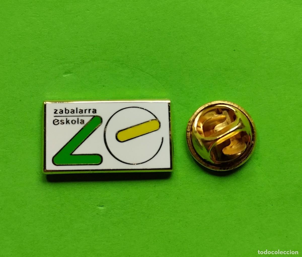 Pins de colecci&oacute;n: PIN FUTBOL - ESMALTE - ESCUDO EQUIPO - ZABALARRA ESKOLA - FUTBOL BASE OFICIAL - DURANGO - BIZKAIA
