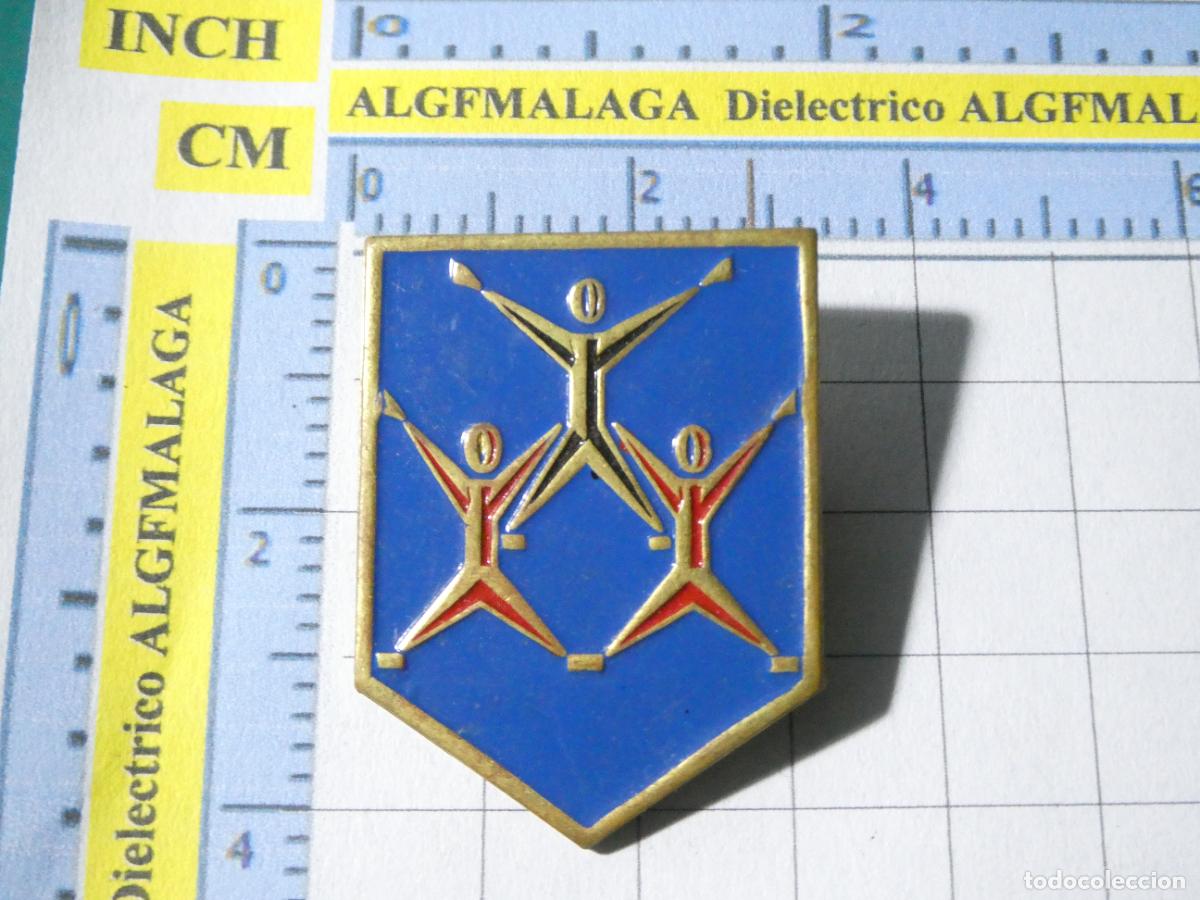 Pin's de collection: INSIGNIA BROCHE DEPORTES. I FESTIVAL GIMN&Aacute;STICO 1964 DELEGACI&Oacute;N NACIONAL JUVENTUDES. NO PIN