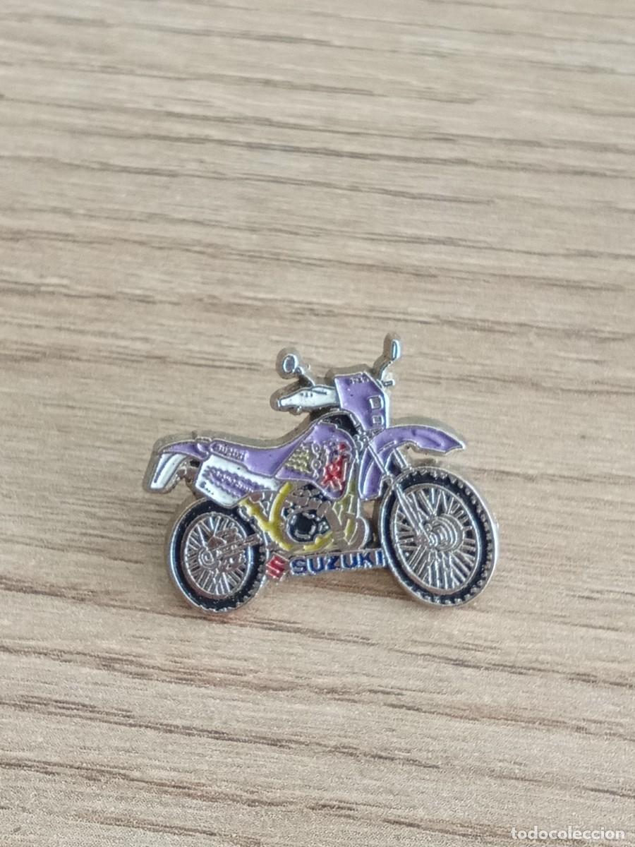 Pins de colecci&oacute;n: Caja 18 pin suzuki pin