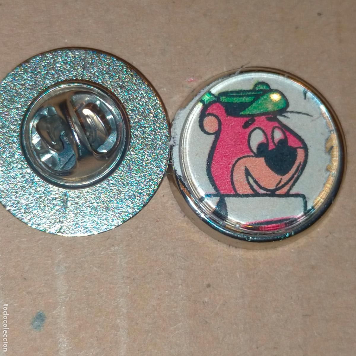 Collection pins: pin redondo metal - DIBUJOS ANIMADOS LA AVENTURAS DEL OSO YOGUI COMIC
