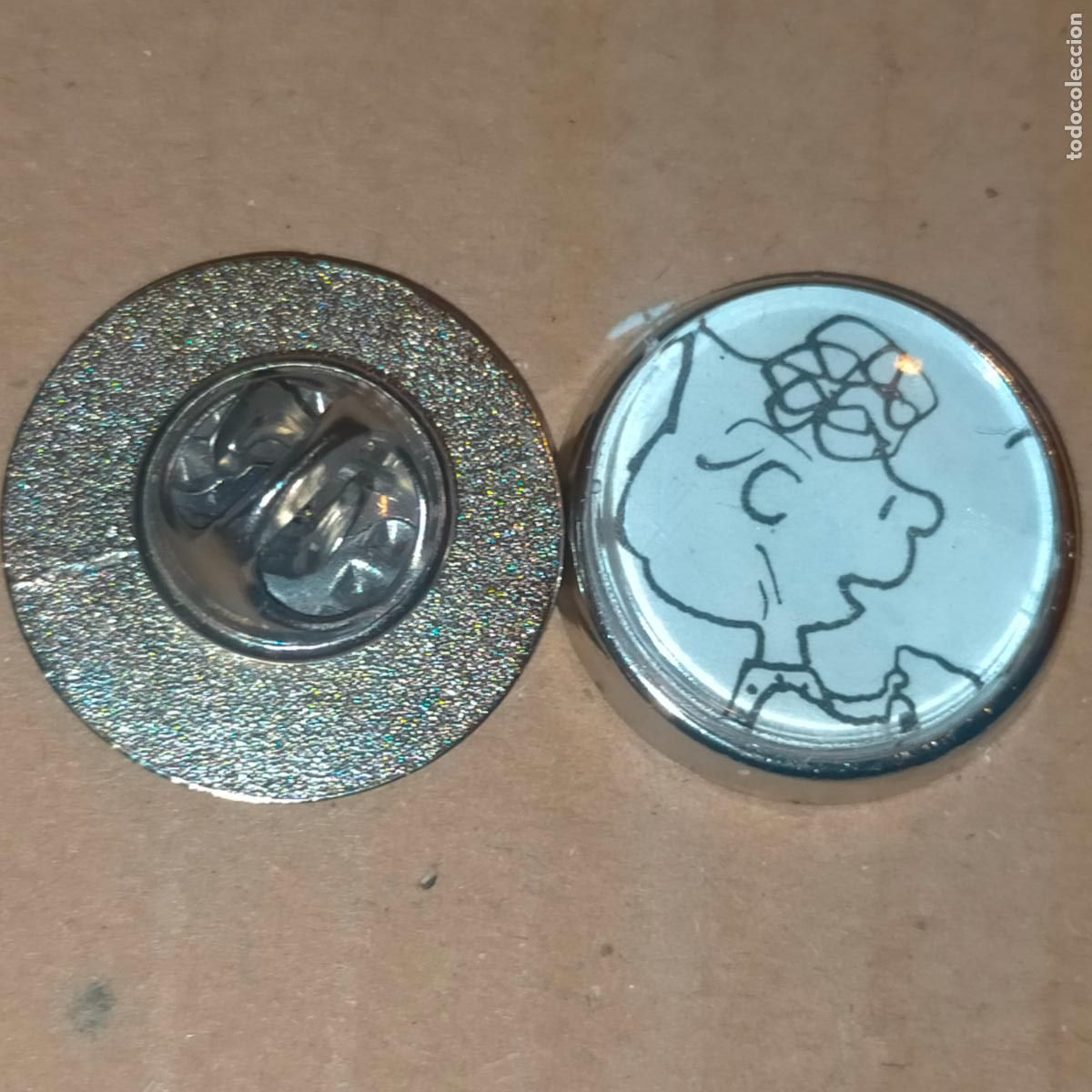Pins de colecci&oacute;n: pin redondo metal - DIBUJOS ANIMADOS COMIC FAMILIA Y AVENTURAS DE CARLITOS Y SNOOPY