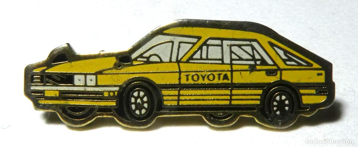 Pins de colecci&oacute;n: Bonito Pin coche Toyota .-