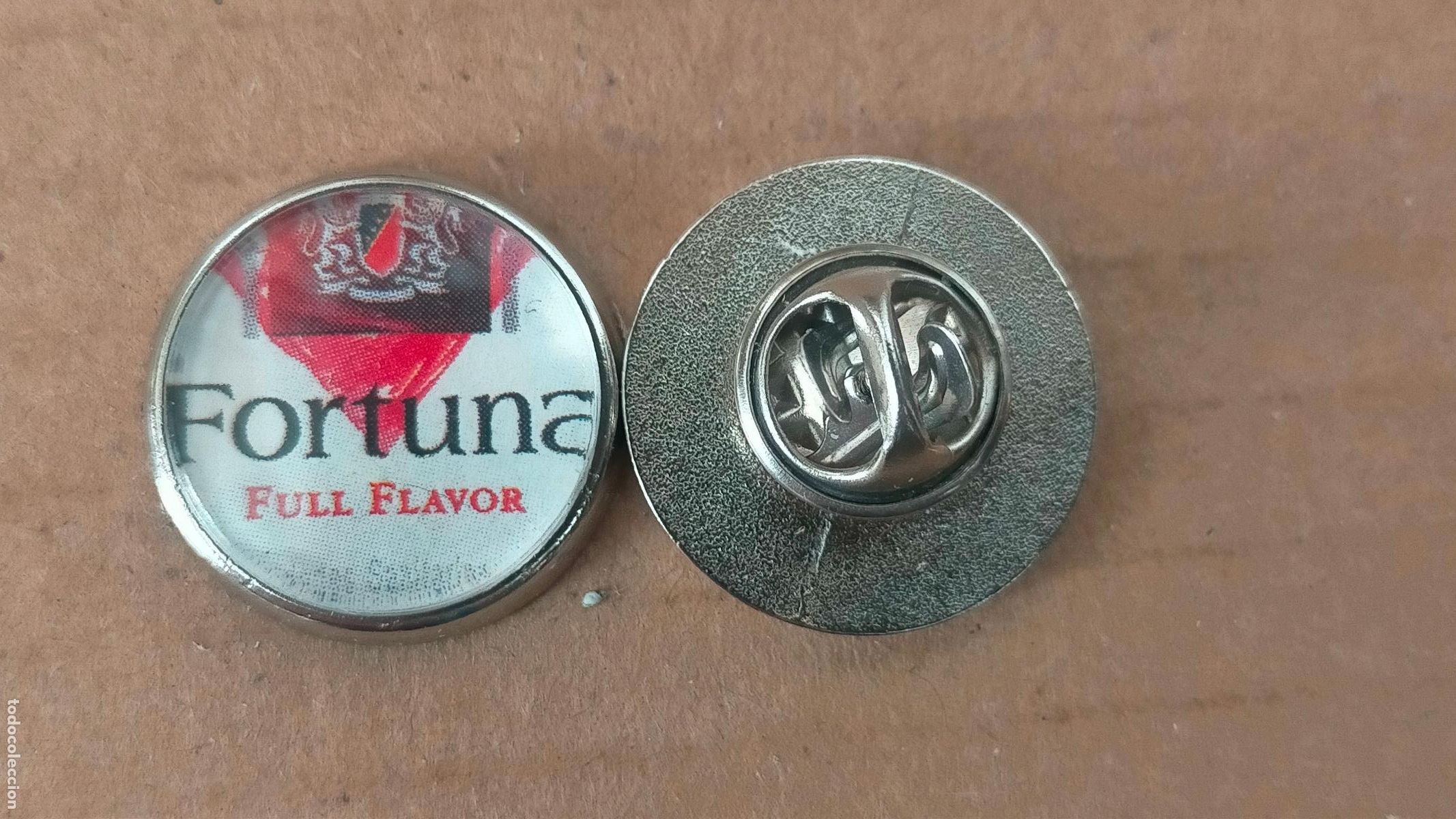 Pins e Spille di collezione: PIN REDONDO METAL - PUBLICITARIO TABACALERA TABACOS CIGARRILLOS FORTUNA