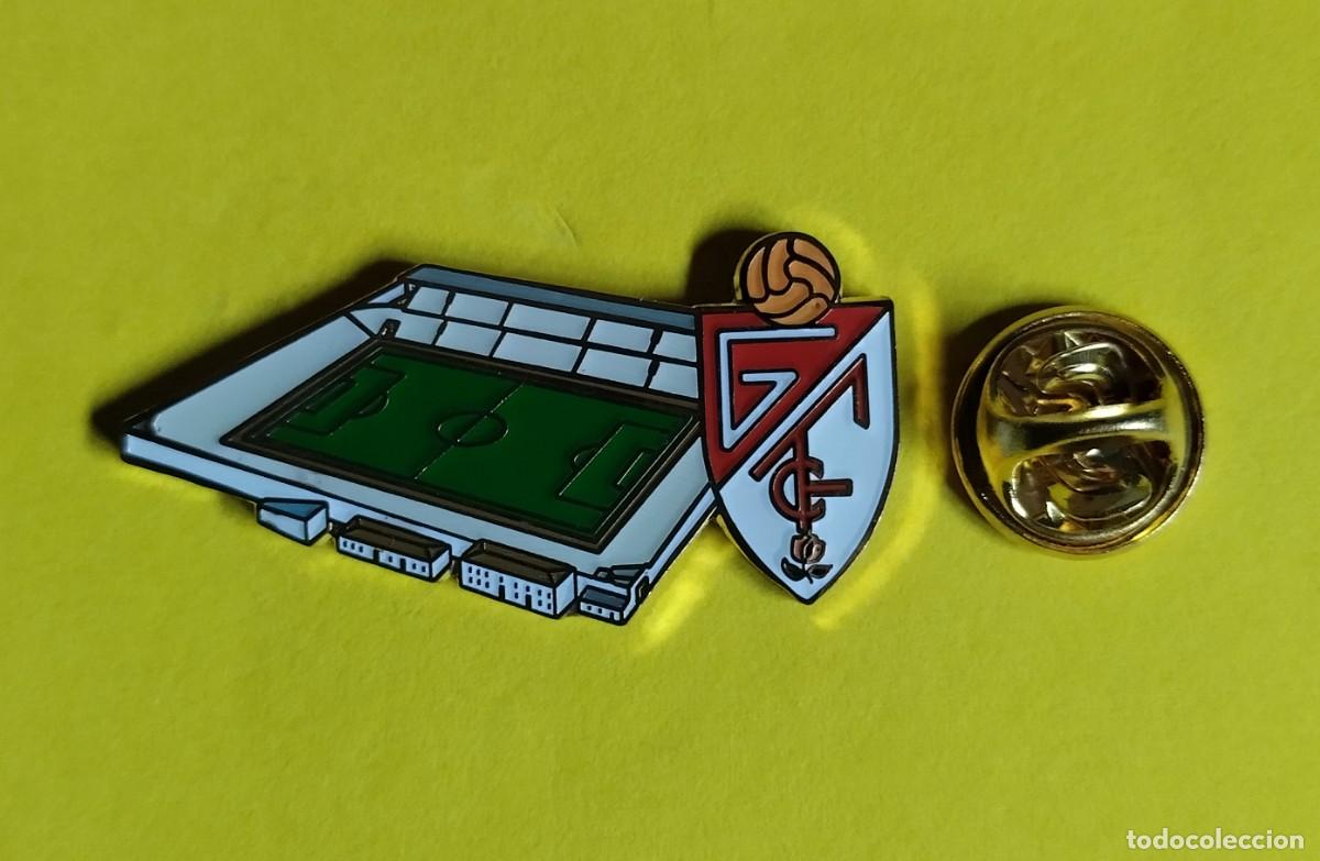 Sammlung von Pins: PIN FUTBOL - ESCUDO MAS ESTADIO - GRANADA C F - ESTADIO LOS CARMENES