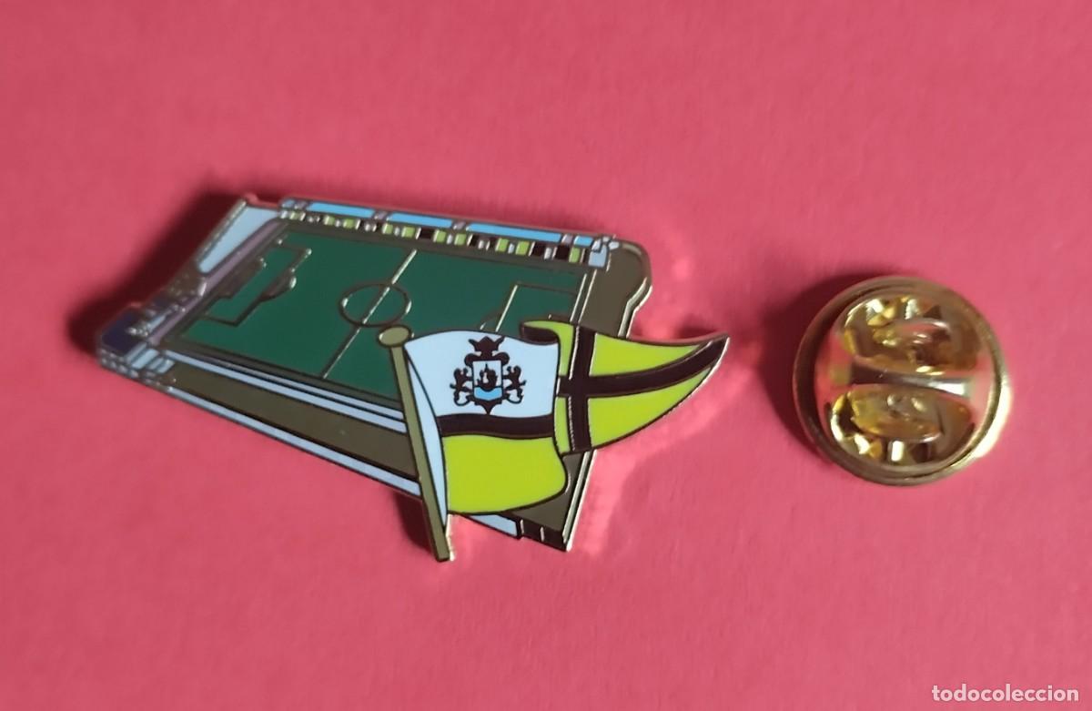 Sammlung von Pins: PIN FUTBOL - ESCUDO MAS ESTADIO - CLUB PORTUGALETE - ESTADIO LA FLORIDA