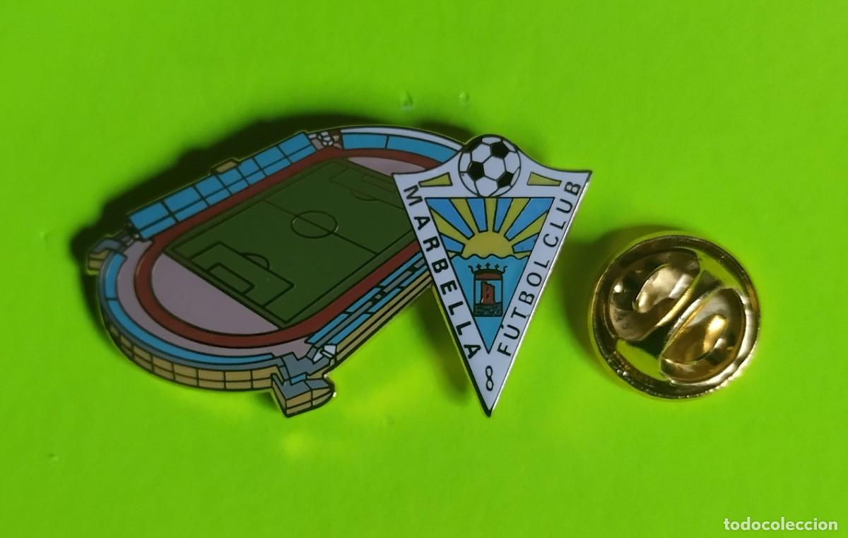Pin's de collection: PIN FUTBOL - ESCUDO MAS ESTADIO - MARBELLA F.C. - ESTADIO MUNICIPAL DE MARBELLA
